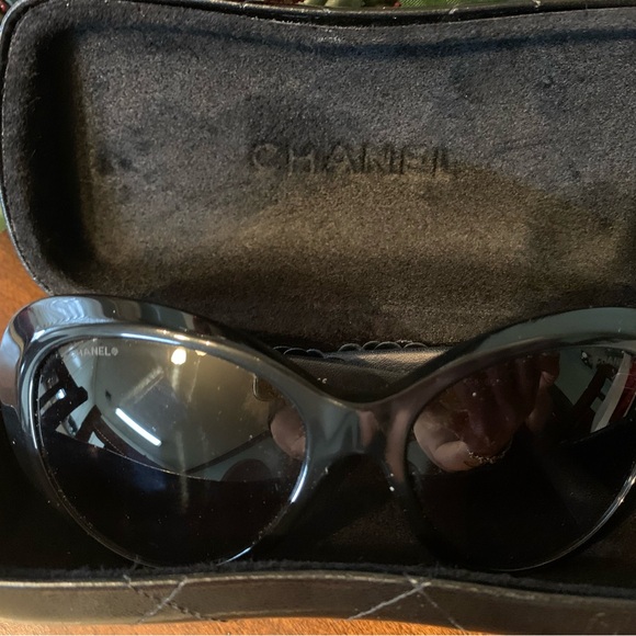 CHANEL Black Quilted Sunglasses. 100% Authentic - Picture 2 of 10